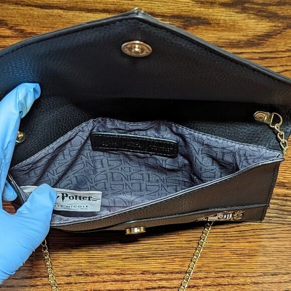 Danielle Nicole Harry Potter Hufflepuff gold sequin necktie envelope handbag - Picture 7 of 9